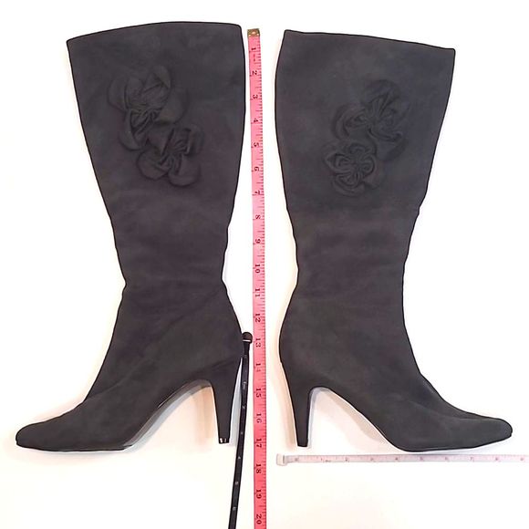 Velvet Heart Rosa Knee-High Boot Pointed Toe Stiletto Floral Accent Side Zipper - Picture 14 of 16